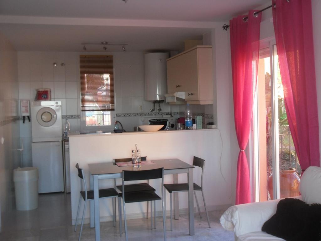 2035-Lovely 1 bedrooms sea view apartment Manilva Buitenkant foto
